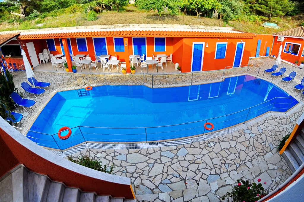 Vliho Bay pool